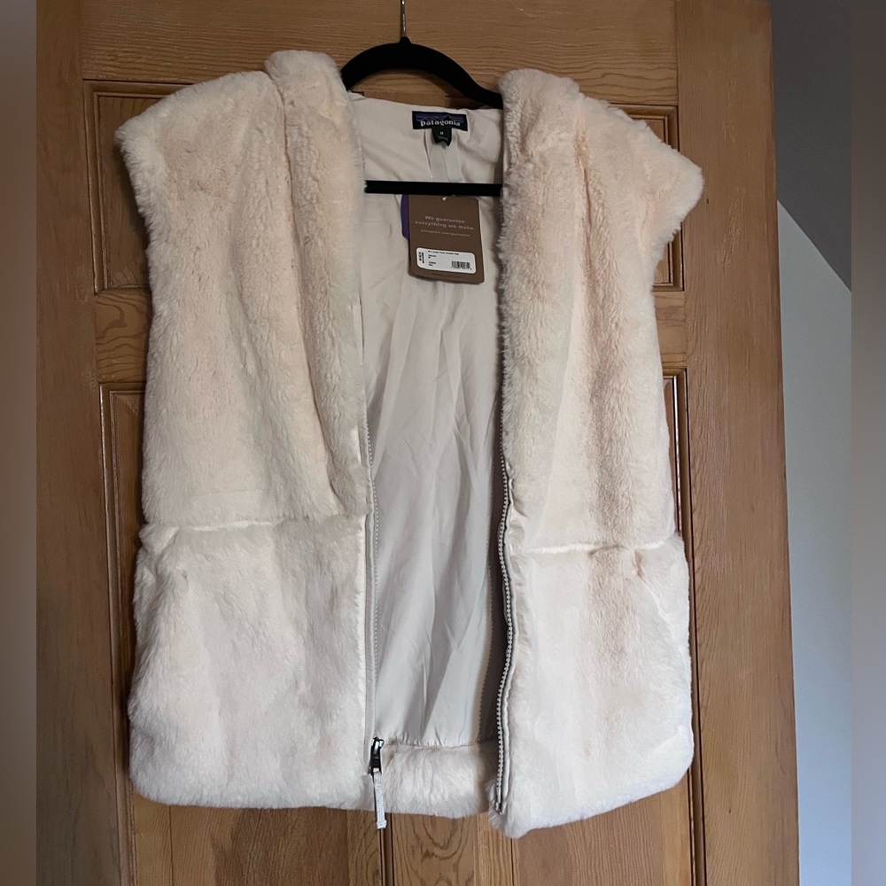 NWT Patagonia Cream Faux Fur Vest